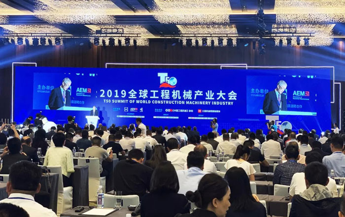 双喜临门！乐投app官方在线入口囊括两项工程机械行业大奖