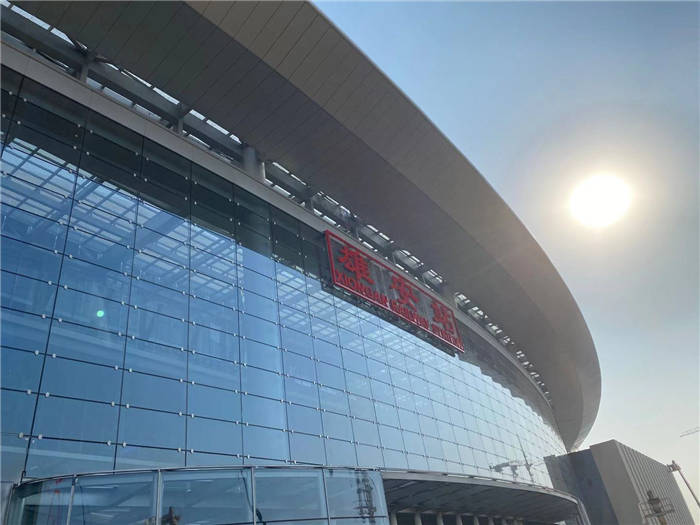 雄安高铁站里面的一抹蓝！乐投app官方在线入口助力国家重大项目建设-1.jpg