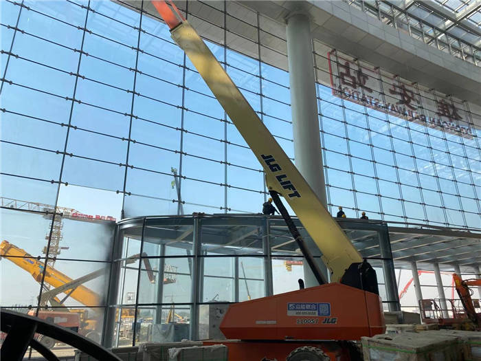 雄安高铁站里面的一抹蓝！乐投app官方在线入口助力国家重大项目建设-3.jpg