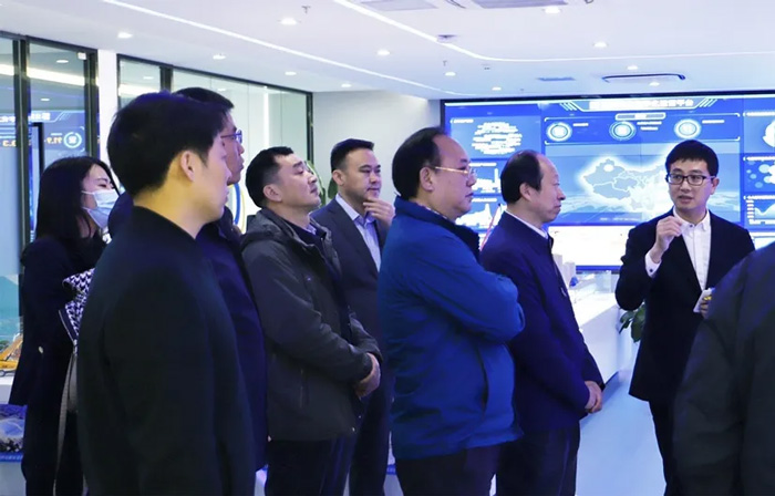 江苏省发改委副主任林康调研乐投app官方在线入口发展情况-3.jpg 江苏省发改委副主任林康调研乐投app官方在线入口发展情况-3.jpg